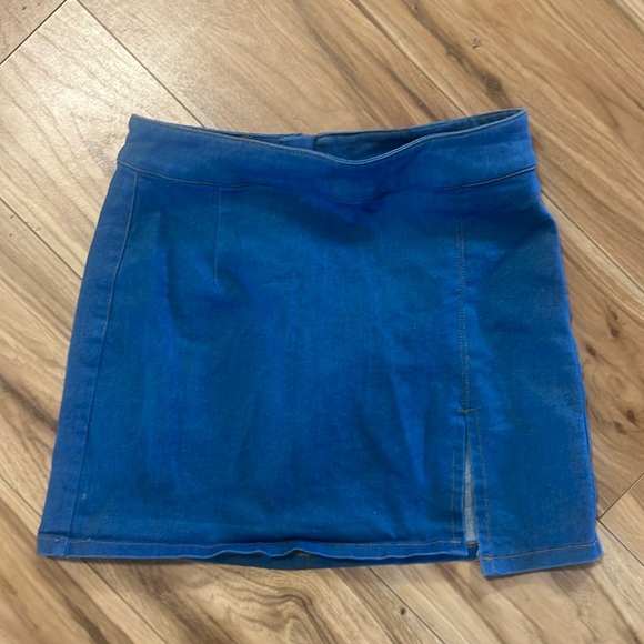 Maddie Denim Mini Skirt stretchy - Picture 5 of 6